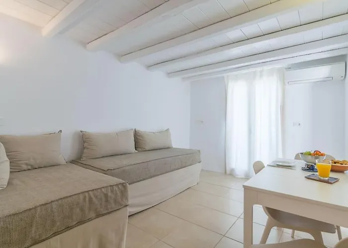 Gazia Milos * Adamantas (Milos)